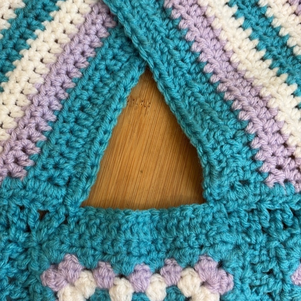 Handmade Blue White Purple Crochet Cut Out Criss Cross Granny Square Crop Top M - Picture 11 of 12